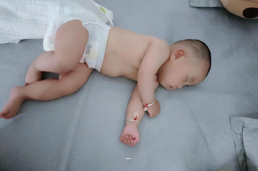 睢县宝宝总是摇头怎么回事